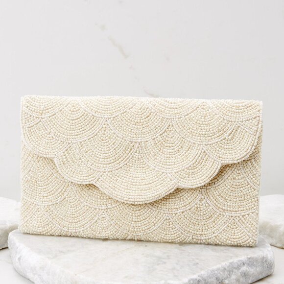 Scallop Cut Beaded Clutch / Crossbody Bag in Ivory with Gold Chain NEW NWT - Picture 4 of 14